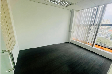 Taipan Business Centre, USJ 10