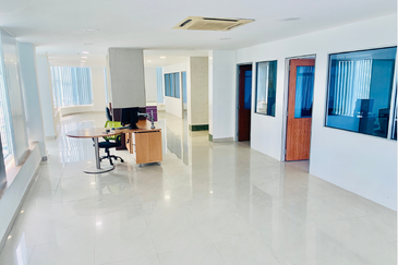 Taipan Business Centre, USJ 10