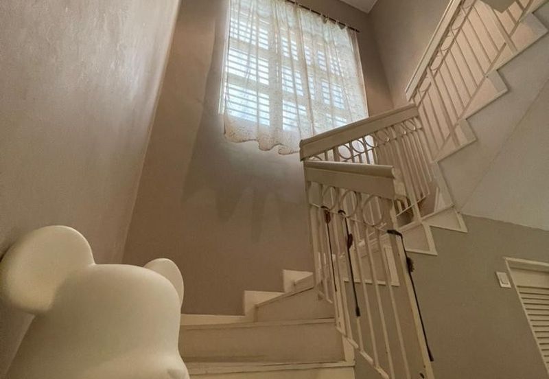 Freehold Renovated Double Storey End Lot Bandar Puteri Puchong