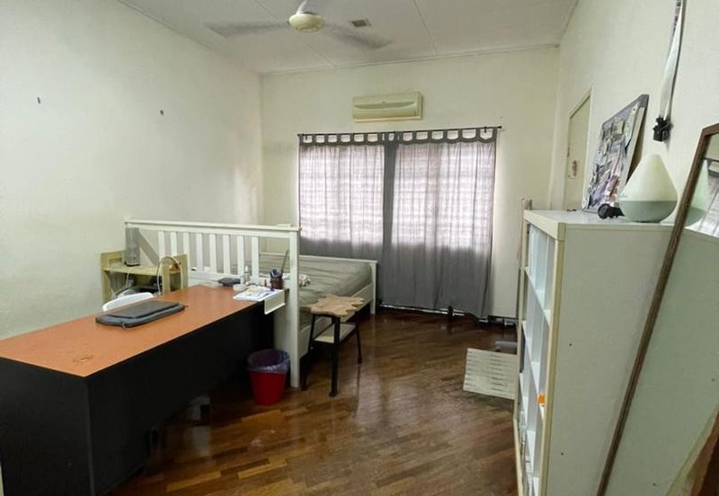 Freehold Renovated Double Storey End Lot Bandar Puteri Puchong