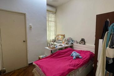 Freehold Renovated Double Storey End Lot Bandar Puteri Puchong