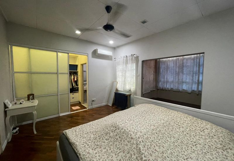 Freehold Renovated Double Storey End Lot Bandar Puteri Puchong