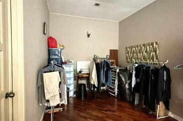 Freehold Renovated Double Storey End Lot Bandar Puteri Puchong