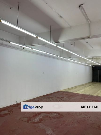 Freehold 4 storey shop lot Puchong Utama, Facing main road, Selangor, Puchong