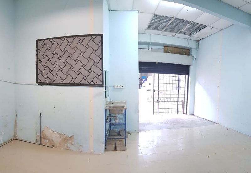 Ground floor shop lot Bandar Puteri Puchong
