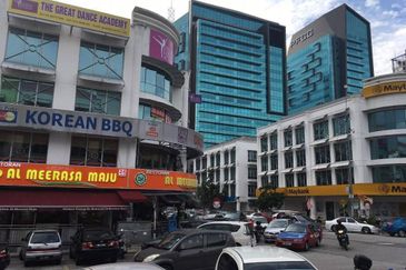 Second floor Corner Shop office Bandar Puteri Puchong