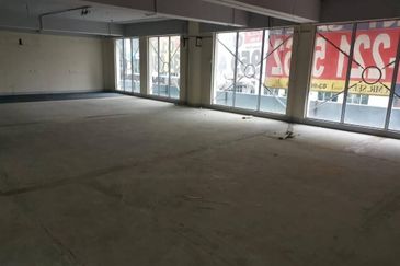 Second floor Corner Shop office Bandar Puteri Puchong