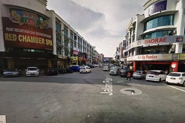 Second floor Corner Shop office Bandar Puteri Puchong