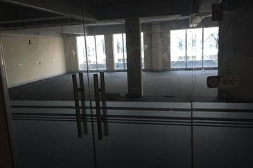 Second floor Corner Shop office Bandar Puteri Puchong