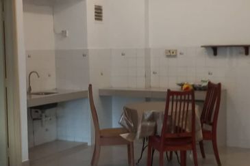 Golden Hills Resort (Amber Court)