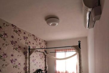 Endah Regal Condominium