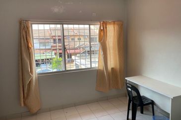 Taman Pinggiran Putra