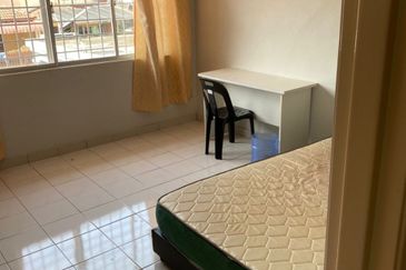 Taman Pinggiran Putra