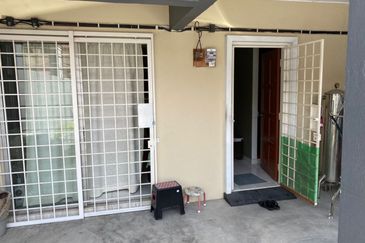 Taman Pinggiran Putra