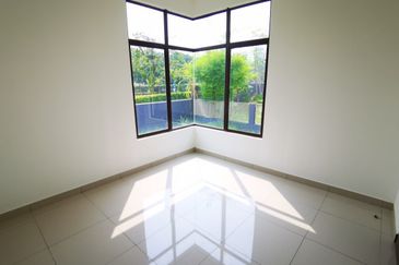 Perdana Lakeview East