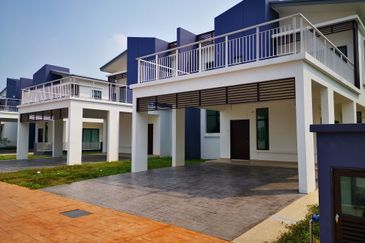 Perdana Lakeview East