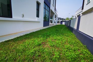 Perdana Lakeview East