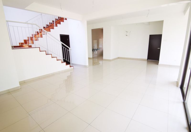 Perdana Lakeview East