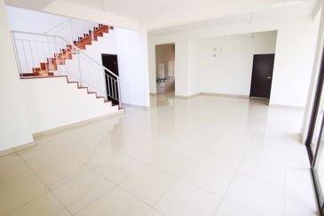 Perdana Lakeview East