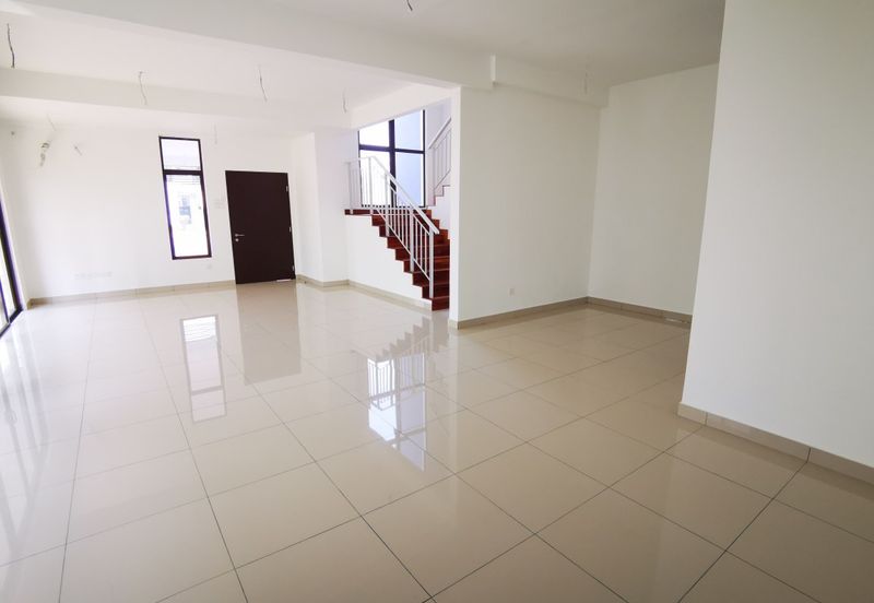 Perdana Lakeview East