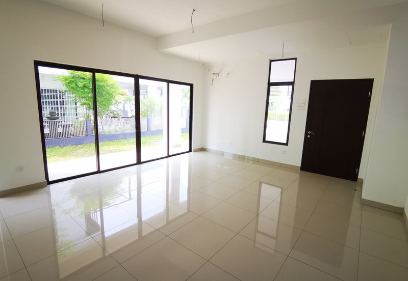 Perdana Lakeview East