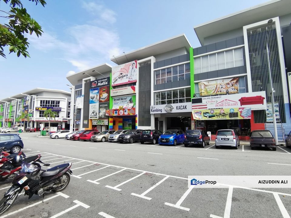 STRATEGIC Tenanted Shop/Office  Bdr Puteri Bangi, Selangor, Bangi