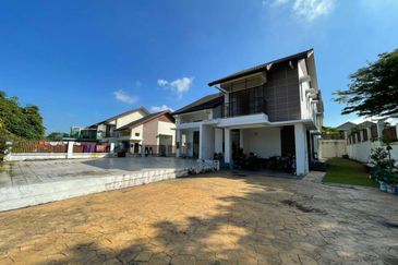 Spacious Corner Bungalow Facing Open Subang Bestrari Shah Alam
