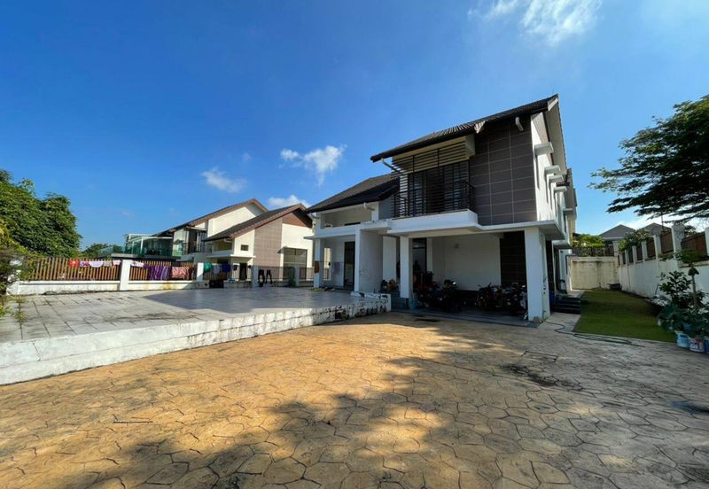 Spacious Corner Bungalow Facing Open Subang Bestrari Shah Alam