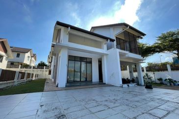 Spacious Corner Bungalow Facing Open Subang Bestrari Shah Alam