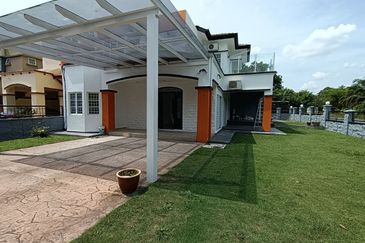 FREEHOLD Corner Lot Double Storey House Bukit Jelutong