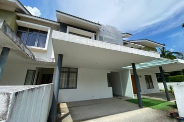 Summerglades, Perdana Lakeview West