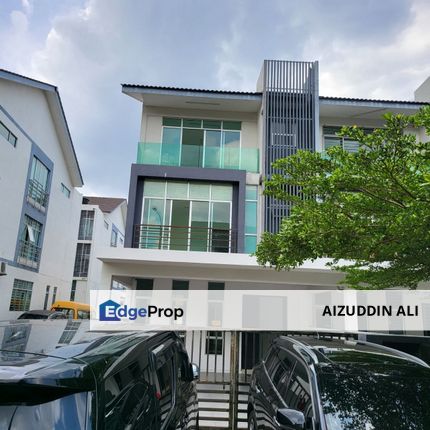 FREEHOLD ENDLOT TERMURAH 3 Storey Bangi Avenue 3 7R 7B, Selangor, Bangi