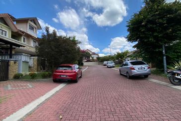 2 STOREY CORNER LOT JALAN MIMBAR, BUKIT JELUTONG 