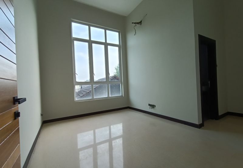 Modern 2 ½ Storey Bungalow Design with Pool and Private Life at Bukit Jelutong