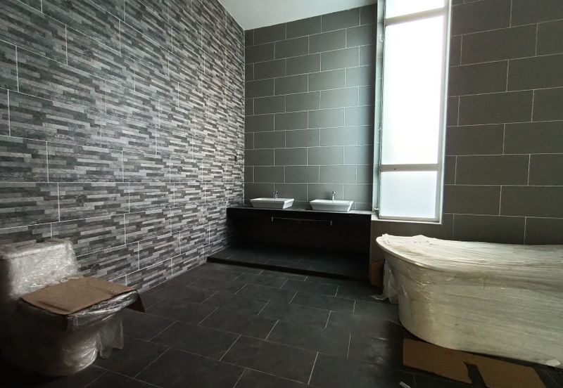 Modern 2 ½ Storey Bungalow Design with Pool and Private Life at Bukit Jelutong