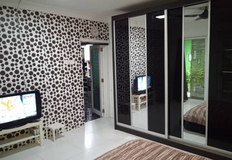 Taman Teluk Gedung Indah