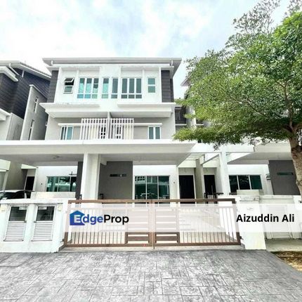  THREE STOREY TIARA SOUTH  Semenyih, Selangor. , Selangor, Semenyih