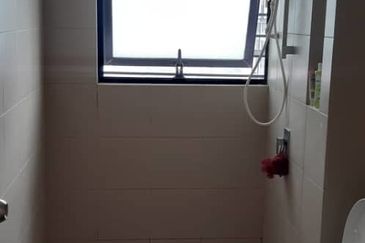 I Residence @ I City