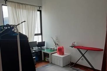 I Residence @ I City