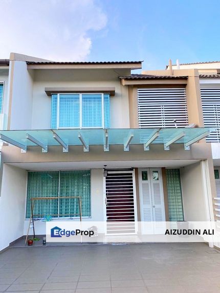 Facing Opern 2 Storey Terace House Bukit Raja Freehold, Selangor, Klang