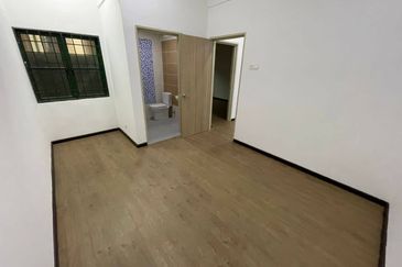 Refurbish Double Storey Bukit Jelutong, U8 Shah Alam Facing Open