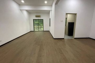 Refurbish Double Storey Bukit Jelutong, U8 Shah Alam Facing Open
