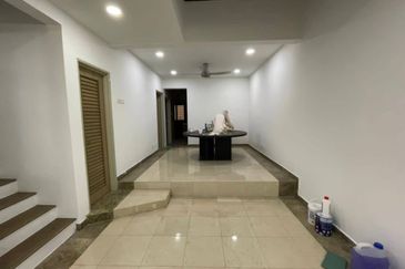 Refurbish Double Storey Bukit Jelutong, U8 Shah Alam Facing Open