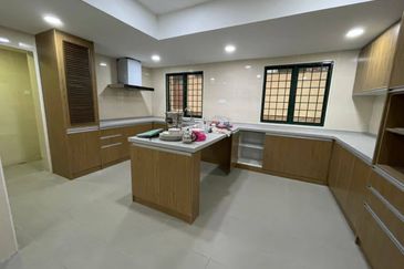 Refurbish Double Storey Bukit Jelutong, U8 Shah Alam Facing Open