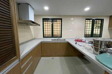 Refurbish Double Storey Bukit Jelutong, U8 Shah Alam Facing Open