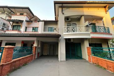 Refurbish Double Storey Bukit Jelutong, U8 Shah Alam Facing Open