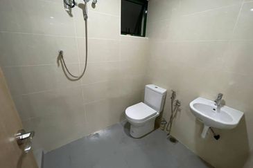 Refurbish Double Storey Bukit Jelutong, U8 Shah Alam Facing Open