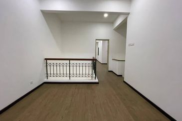 Refurbish Double Storey Bukit Jelutong, U8 Shah Alam Facing Open