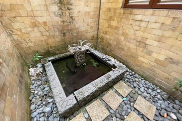 Double Storey Jalan Adang, Seksyen U8 Bukit Jelutong, Shah Alam