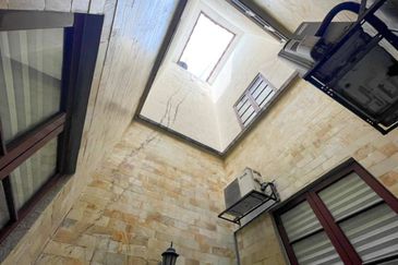 Double Storey Jalan Adang, Seksyen U8 Bukit Jelutong, Shah Alam